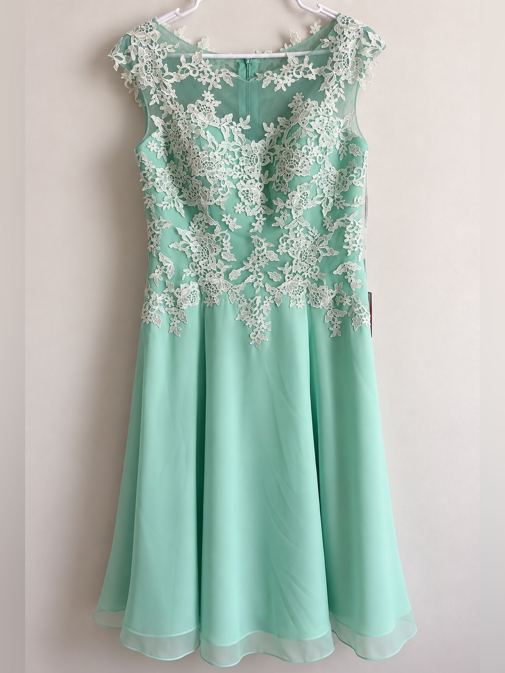 JJ’s House NWT Mint Green Lace Appliqué A-Line Formal Dress US 12